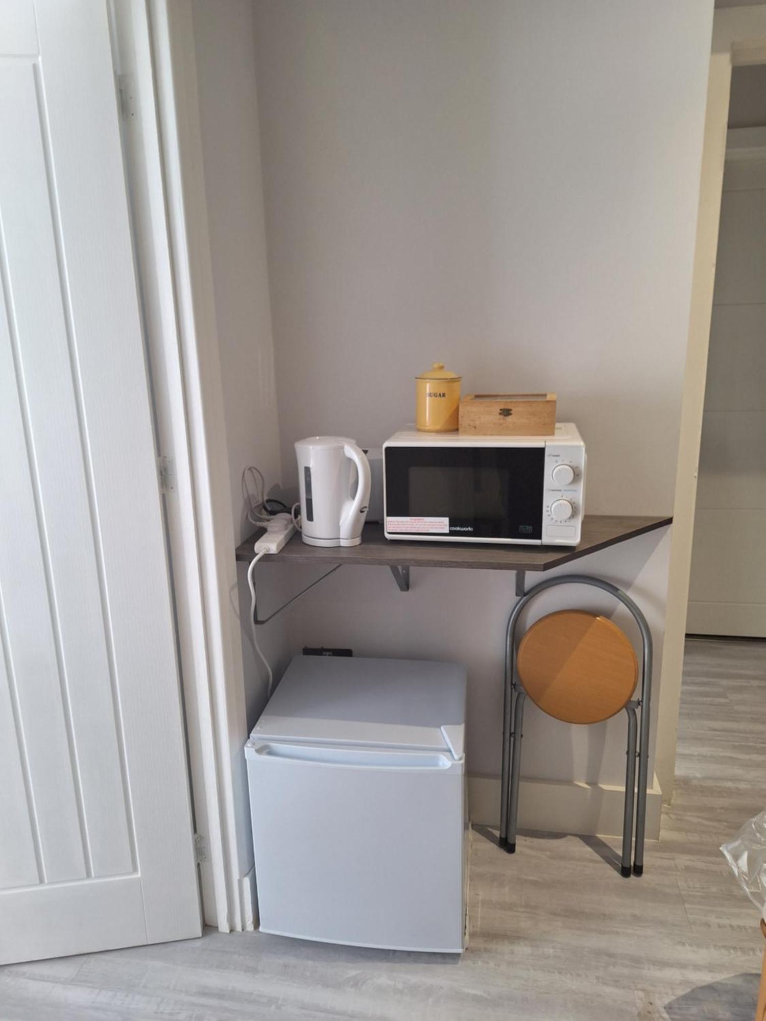 Budget Single Room Only For One Adult - Shared Flat Northolt  Extérieur photo